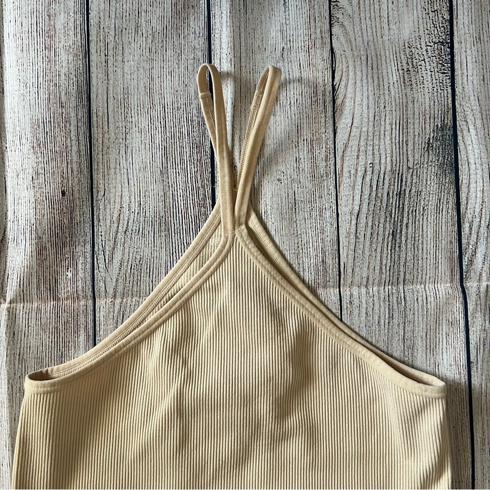 ▪️Fitted Ribbed Bodysuit▪️ - Picture 2 of 5